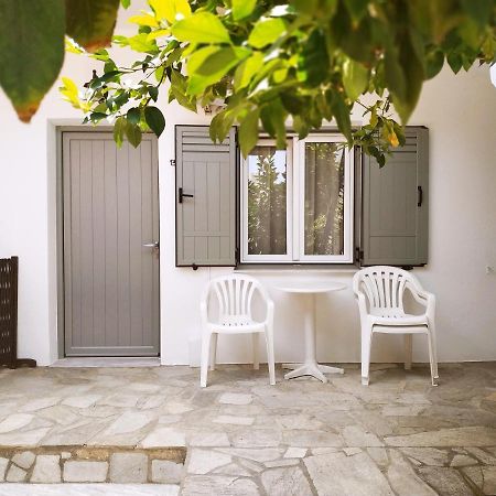 Pension Nikolas สเกียธอสทาวน์ ภายนอก รูปภาพ