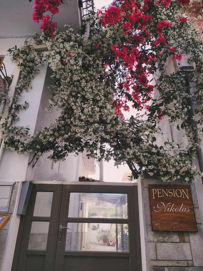 Pension Nikolas สเกียธอสทาวน์ ภายนอก รูปภาพ