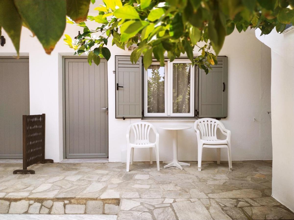 Pension Nikolas สเกียธอสทาวน์ ภายนอก รูปภาพ