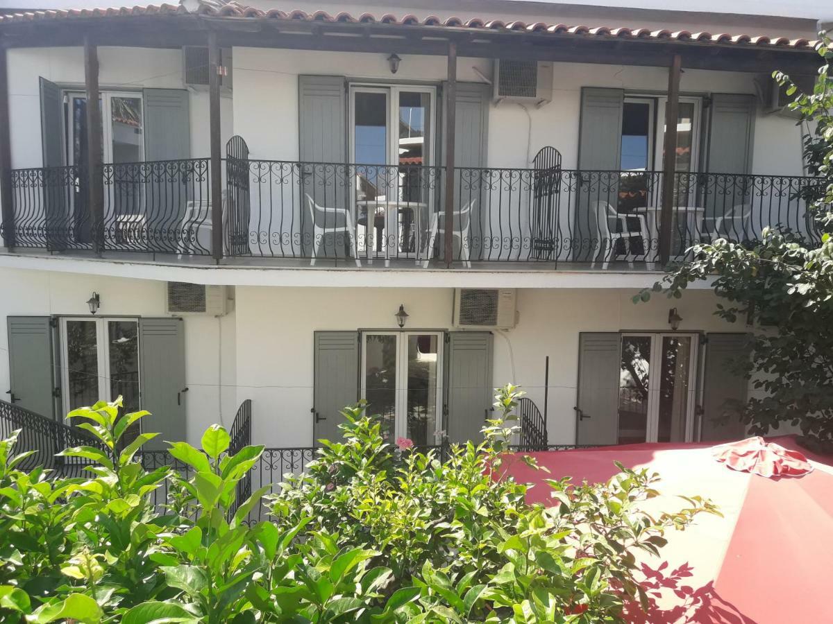 Pension Nikolas สเกียธอสทาวน์ ภายนอก รูปภาพ