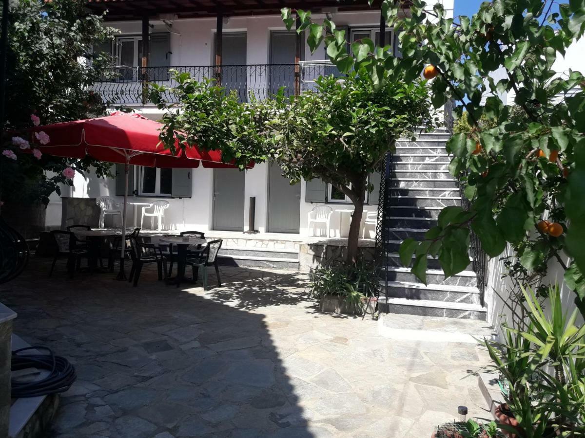 Pension Nikolas สเกียธอสทาวน์ ภายนอก รูปภาพ