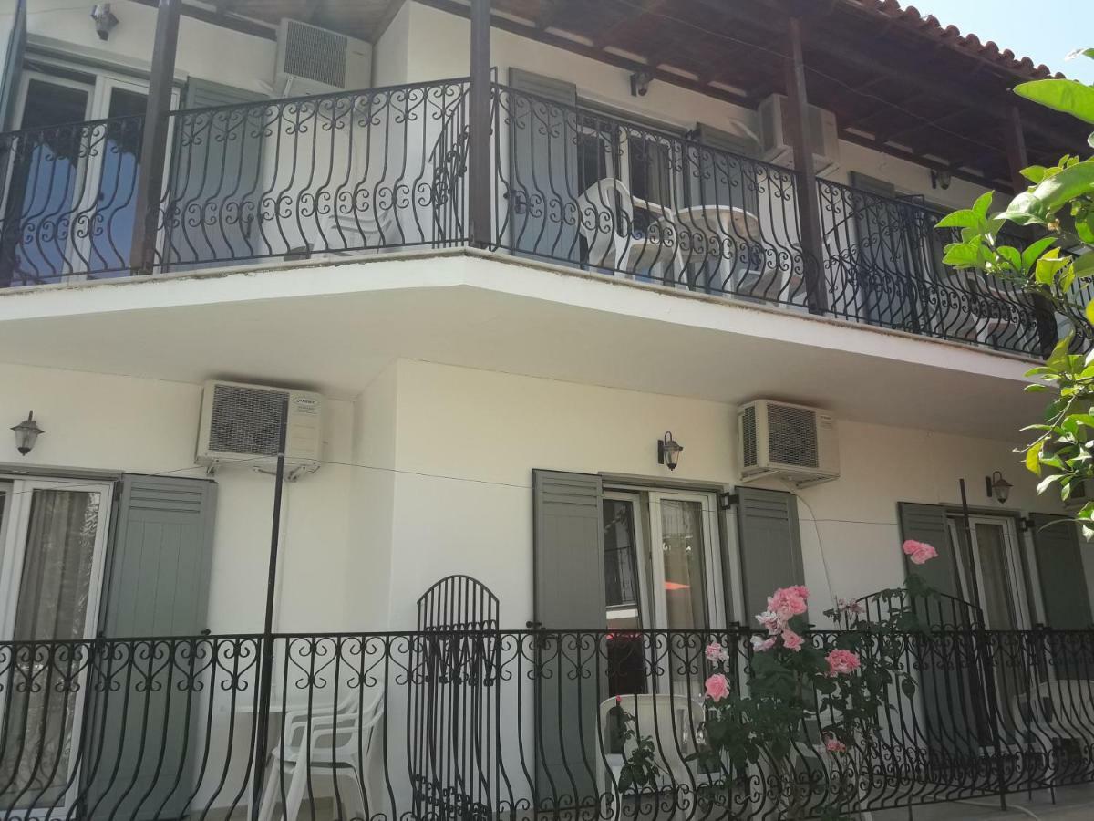 Pension Nikolas สเกียธอสทาวน์ ภายนอก รูปภาพ