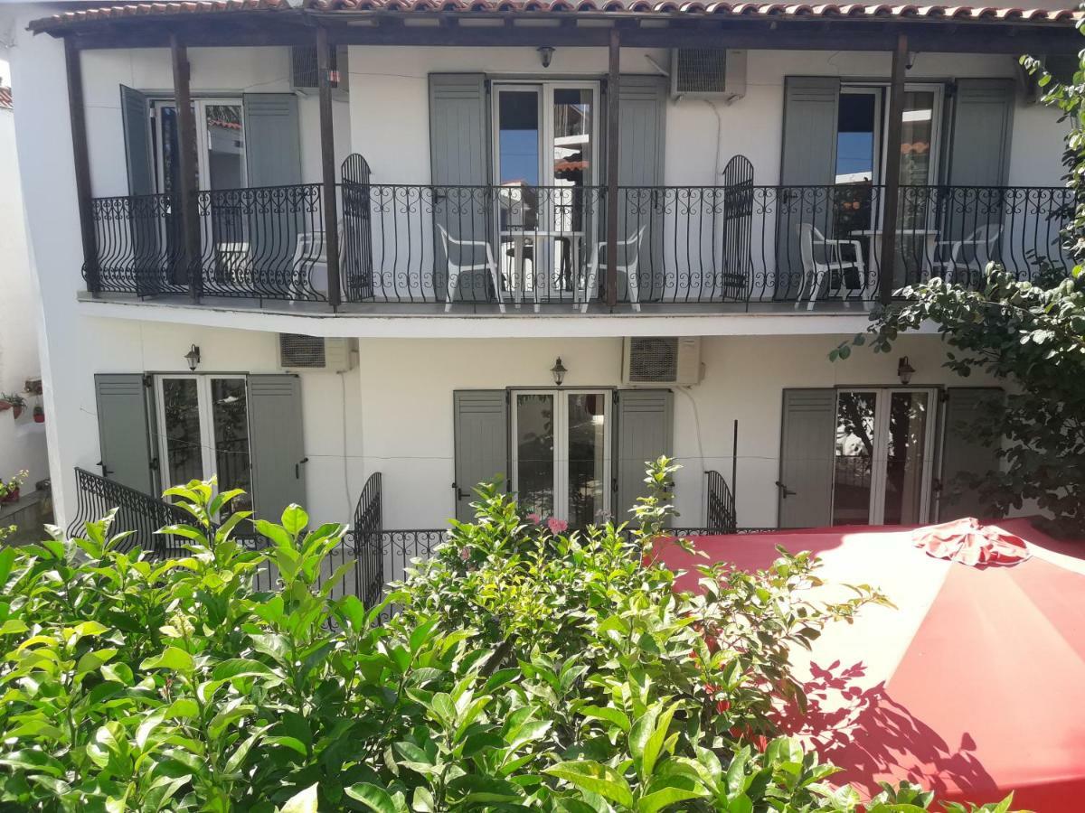 Pension Nikolas สเกียธอสทาวน์ ภายนอก รูปภาพ