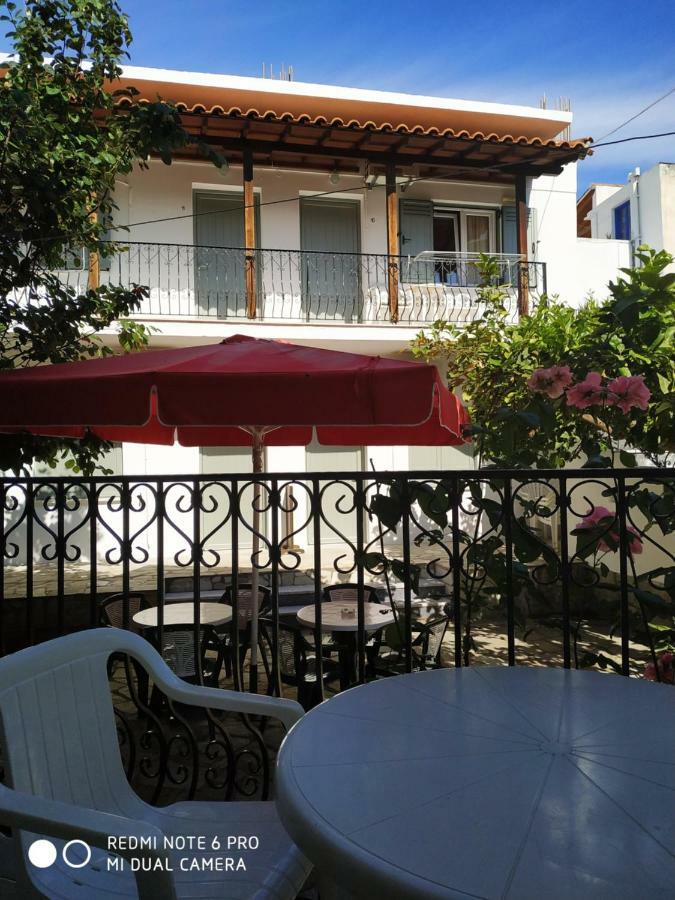 Pension Nikolas สเกียธอสทาวน์ ภายนอก รูปภาพ